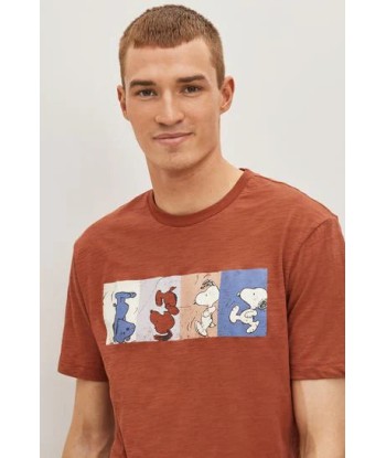 Rust Brown Snoopy Print T-Shirt rembourrage situé sous