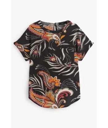 Black Feather Printed Short Sleeve Curved Hem T-Shirt Comparez et commandez 