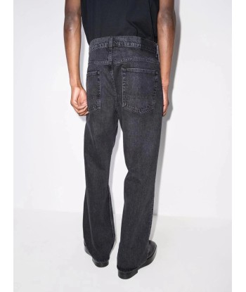 Third Cut Straight Leg Jeans est présent 